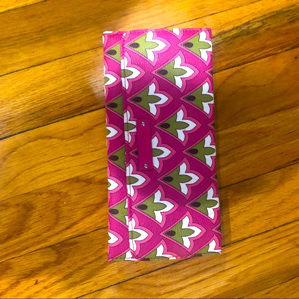 Vera Bradley clutch/wallet, EUC never used